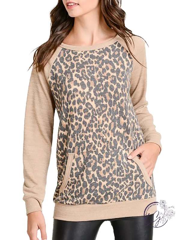 Plus Size Women Long Sleeve Top for a Flattering and Comfortable FitRunning Wild Leopard Long Sleeve