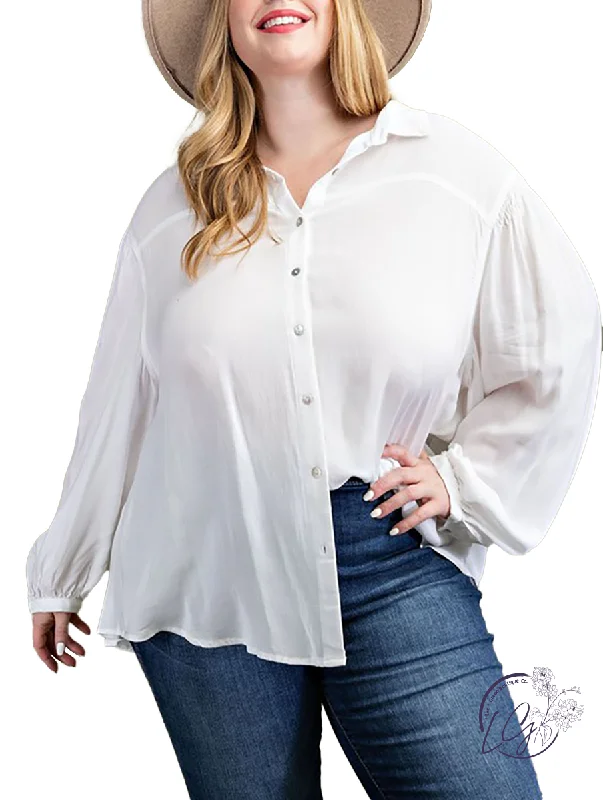 Striped Women Long Sleeve Top in a Timeless PatternCurvy Getting My Way Basic Button Down