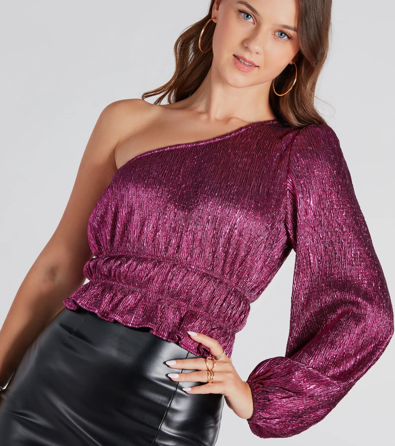 Plus Size Women Long Sleeve Top for a Flattering and Comfortable FitLuxurious Shimmer Metallic One-Shoulder Top