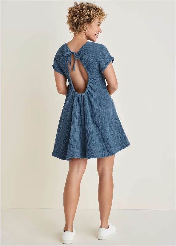 Sequined mini dresses for New Year's Eve Short Sleeve Gauze Mini - Medium Blue