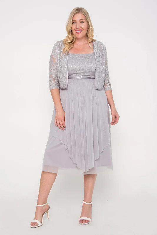 Beach - friendly wedding dresses made of lightweight fabric​ Embroidered wedding guest dresses in earthy tones for a rustic wedding R&M Richards 9355P Short Formal Dress Petite