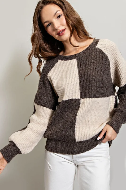 Cashmere Women Sweater with a Luxurious Soft TouchBrown Checkered Long Sleeve Sweater