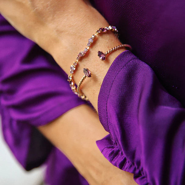 Cable - Knit Women Sweater with Intricate PatternsCaroline Svedbom Petite Navette Bracelet - Gold Iris