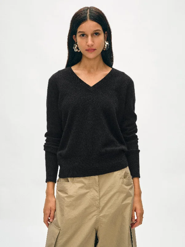 Oversized Women Sweater for a Cozy and Fashionable LookCashmere V Neck