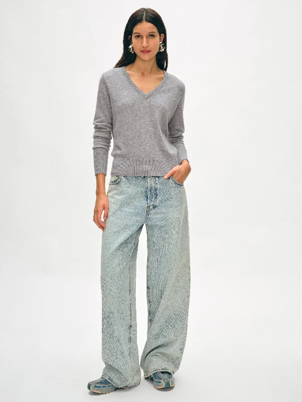 Cropped Women Sweater to Pair with High - Waisted BottomsCashmere V Neck