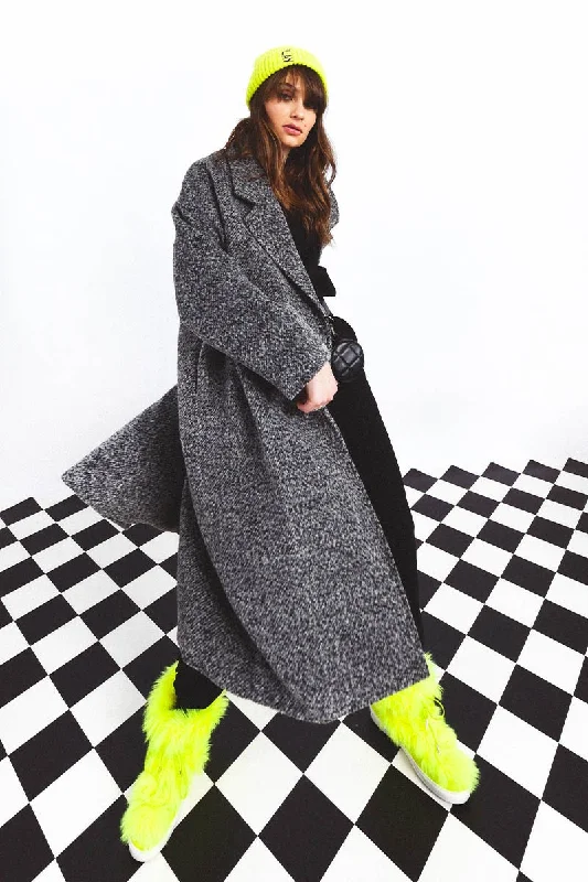 Hand - Knitted Women Sweater with Artisanal CharmLili Sidonio Grey Loose Overcoat