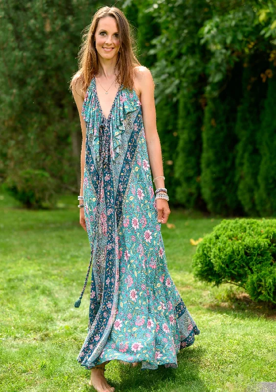 Mermaid - Style Women Dress with a Fitted Silhouette for Special OccasionsMermaid - Style Women Dress with a Fitted Silhouette for Special OccasionsBianca Flowers Green Dress
