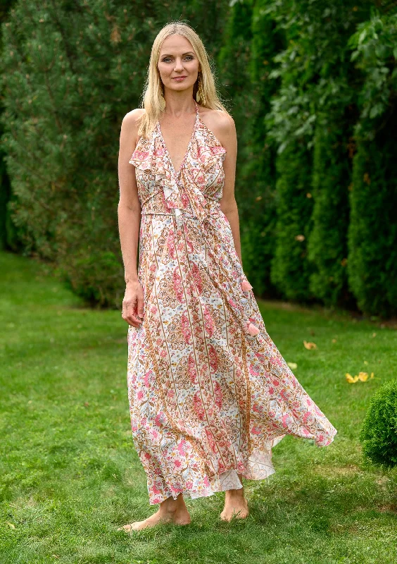 Halter Neck Women Dress to Show Off the Shoulders and NecklineHalter Neck Women Dress to Show Off the Shoulders and NecklineBianca Sereniti Flowers Dress