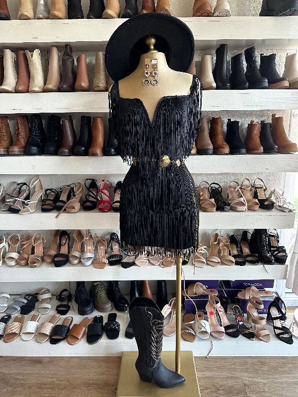 Empire Waist Women Dress to Accentuate the Bust and Conceal the WaistEmpire Waist Women Dress to Accentuate the Bust and Conceal the WaistBlack Fringe V Dress