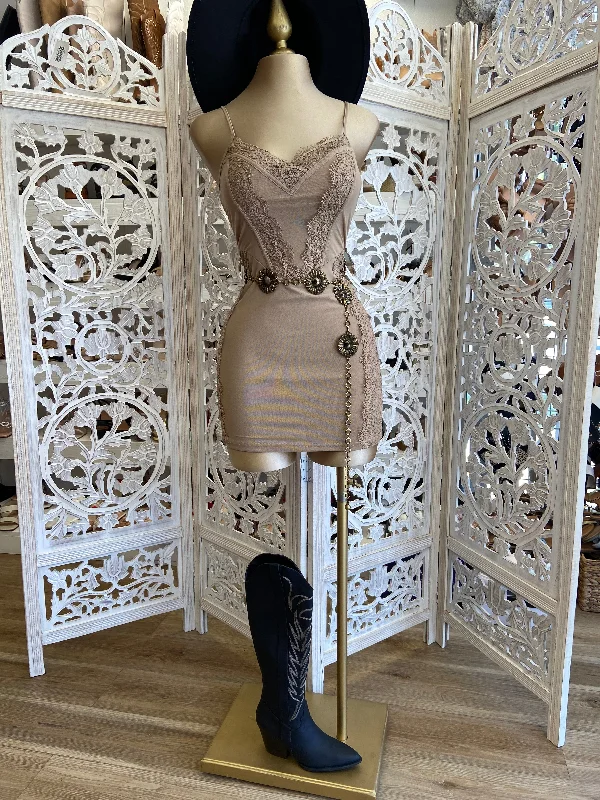 Mini Women Dress with a Short Hem for a Young and Trendy StyleMini Women Dress with a Short Hem for a Young and Trendy StyleDusty Brown Lace Mini Dress