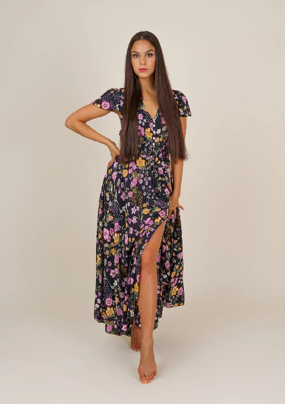 Long - Sleeve Women Dress in Velvet for a Luxurious Winter LookLong - Sleeve Women Dress in Velvet for a Luxurious Winter LookFerria Mix Flowers Black Dress