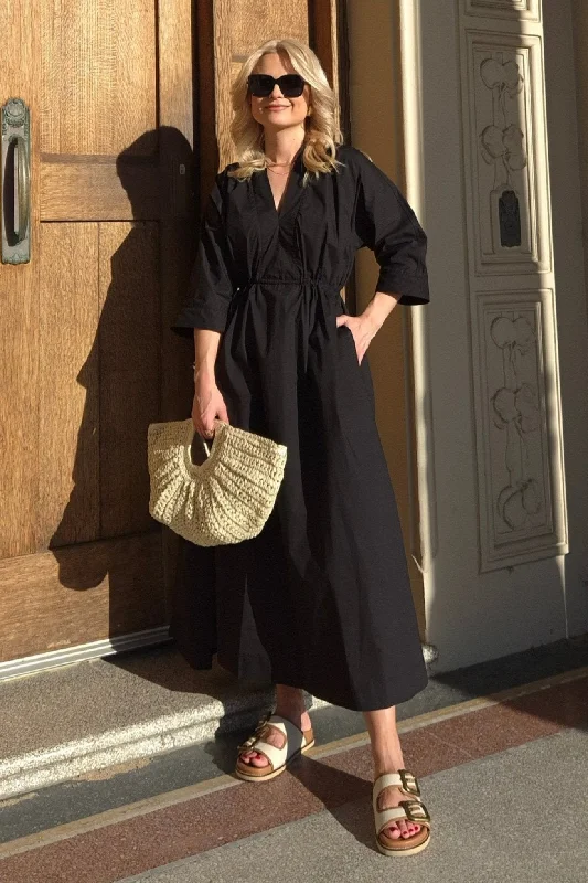 Little Black Women Dress with Sequins for a Glamorous Night OutLittle Black Women Dress with Sequins for a Glamorous Night OutFinley Poplin Kaftan Dress in Black