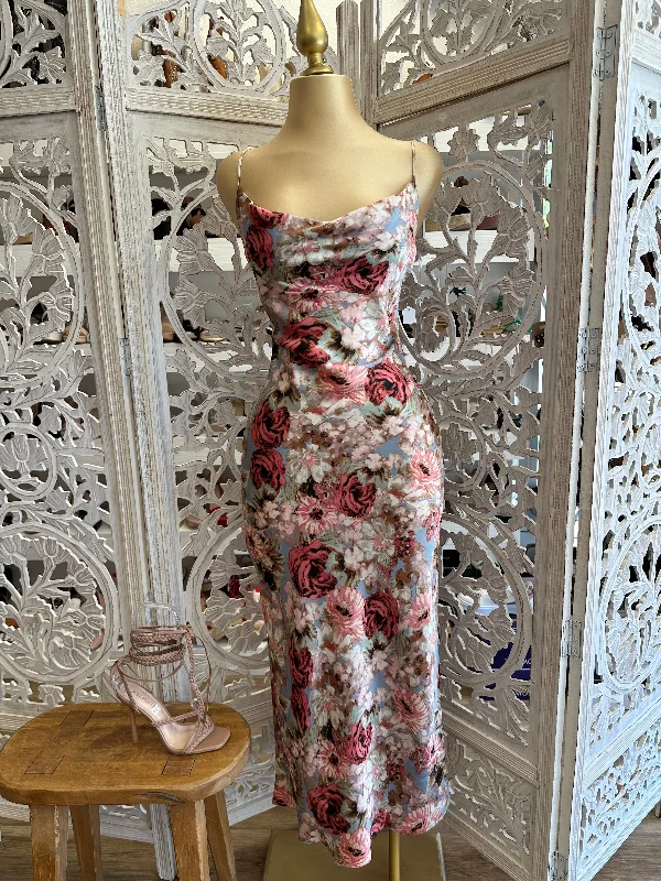 Plus Size Women Dress with a Flattering A - Line Cut for Comfort and StylePlus Size Women Dress with a Flattering A - Line Cut for Comfort and StyleFloral Cowl Midi Dress