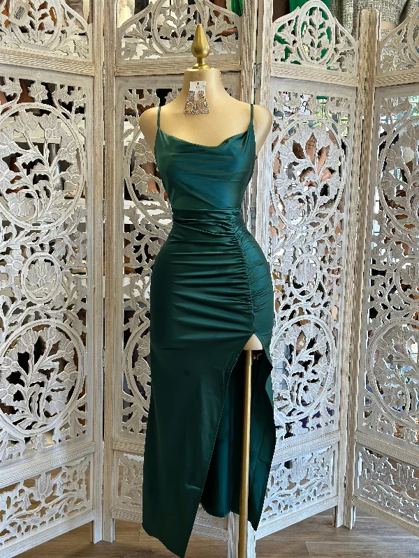 Long - Sleeve Women Dress in Velvet for a Luxurious Winter LookForest Green Ruched Cowl Gown