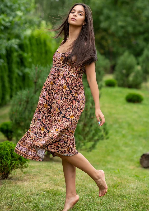 Ruffled Women Dress with Multiple Layers for a Playful and Girly StyleRuffled Women Dress with Multiple Layers for a Playful and Girly StyleMudi Amber Dress