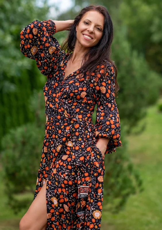 Halter Neck Women Dress to Show Off the Shoulders and NecklineHalter Neck Women Dress to Show Off the Shoulders and NecklineQueen Wrap Orange Black Dress