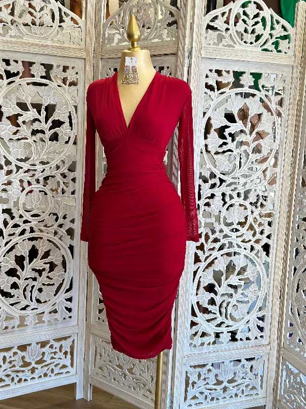 Shift Women Dress with a Simple and Classic Design for Everyday WearRed Crossed Mesh Midi Dress