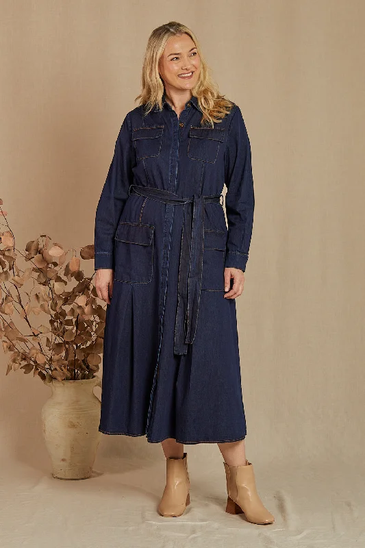 Pleated Women Dress with a Timeless and Elegant TextureRiver Chambray Pocket Dress in Dark Wash