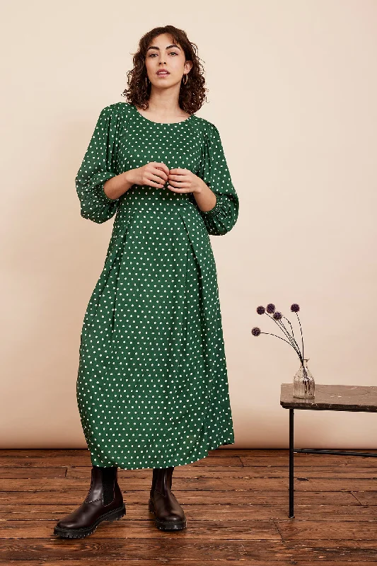 Shift Women Dress with a Simple and Classic Design for Everyday WearSable Verdant Green Spot Dress