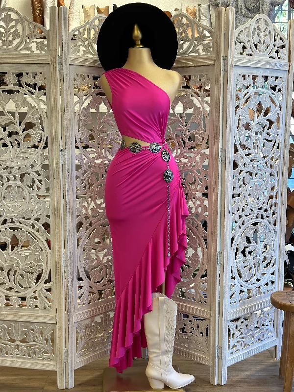 Little Black Women Dress with Sequins for a Glamorous Night OutLittle Black Women Dress with Sequins for a Glamorous Night OutPink One Sleeve Ruffled Dress