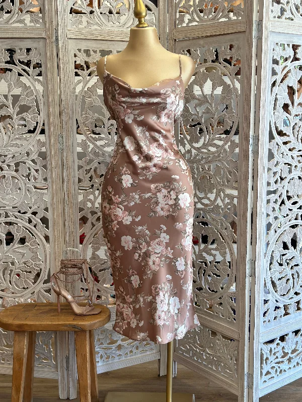 Printed Abstract Women Dress for a Modern and Artistic AppealPrinted Abstract Women Dress for a Modern and Artistic AppealBeige Floral Cowl Midi Dress