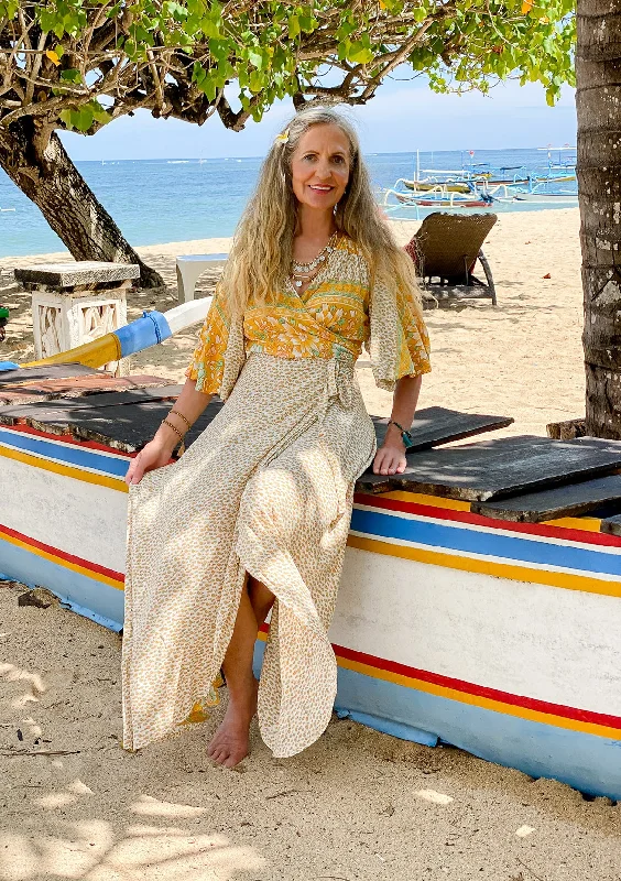 Empire Waist Women Dress to Accentuate the Bust and Conceal the WaistEmpire Waist Women Dress to Accentuate the Bust and Conceal the WaistWrap Agny Yellow Dress