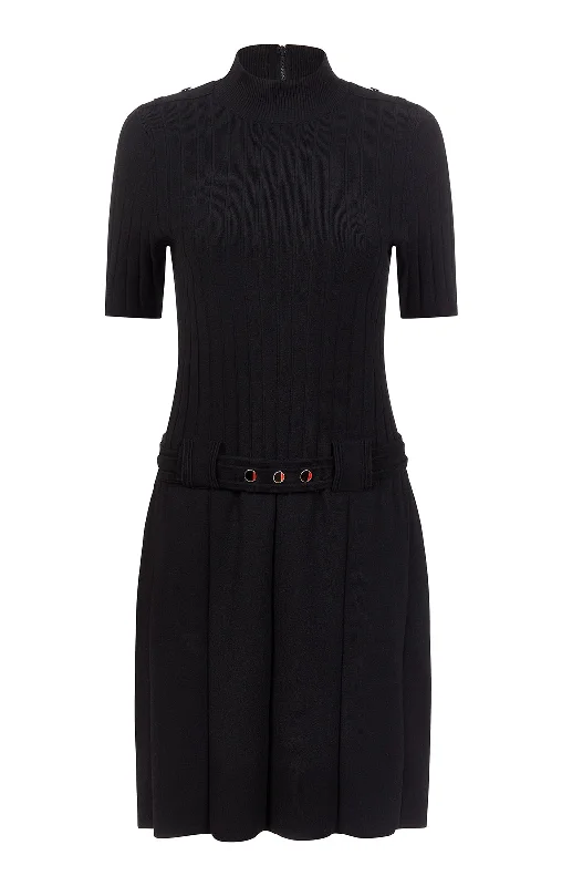 Lace - Embellished Women Dress for an Elegant and Sophisticated Appearance Lace - Embellished Women Dress for an Elegant and Sophisticated Appearance Glamour