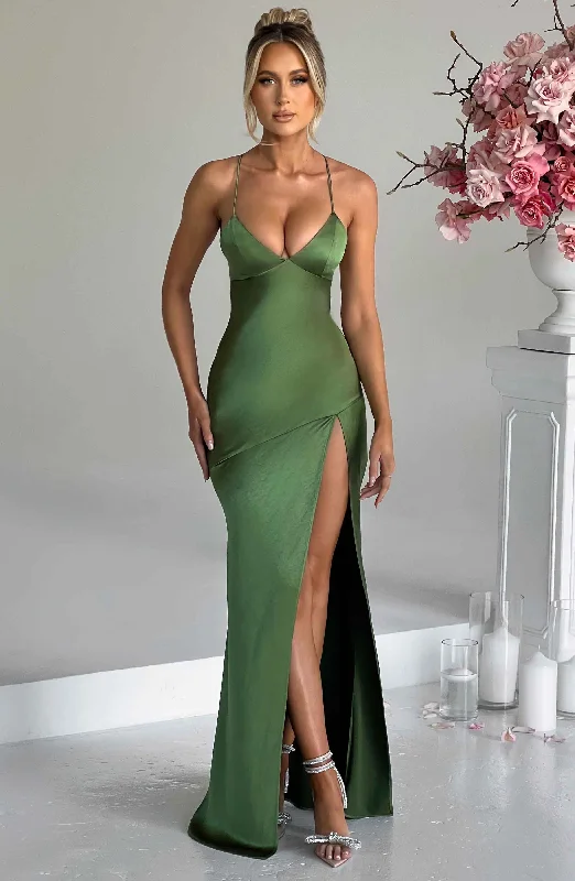 Halter Neck Women Dress to Show Off the Shoulders and NecklineHalter Neck Women Dress to Show Off the Shoulders and NecklineIsobel Maxi Dress - Emerald