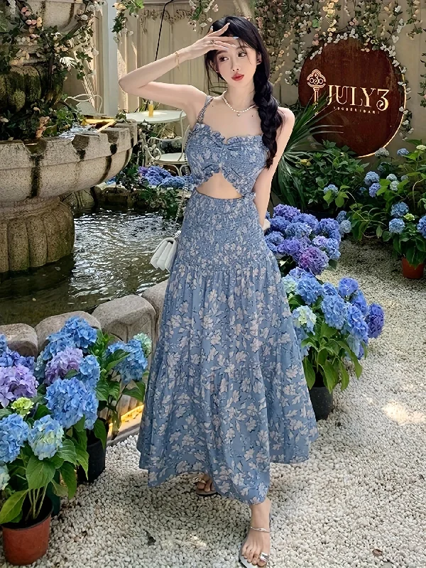Pleated Women Dress with a Timeless and Elegant Texture Pleated Women Dress with a Timeless and Elegant Texture Shirred Floral Print Cut Out Dress, Elegant Sleeveless Dress For Spring & Summer, Women's Clothing