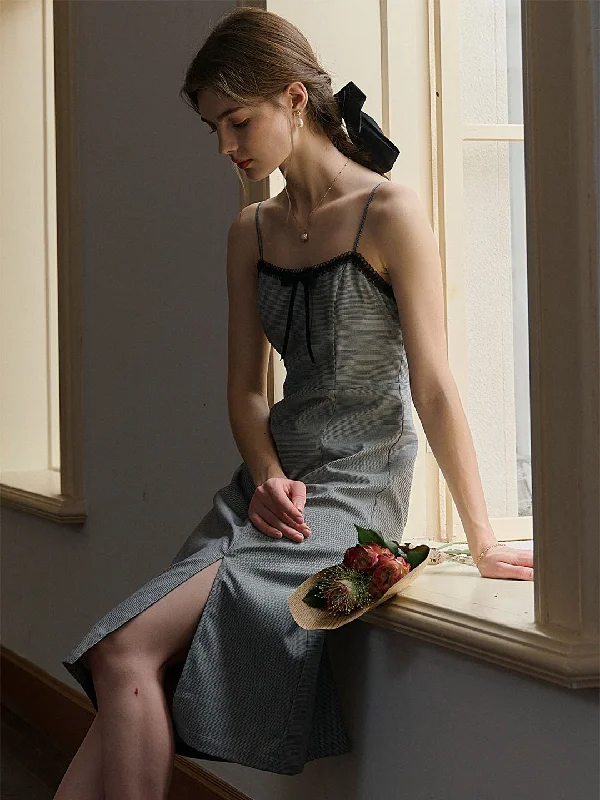 Backless Women Dress for a Sexy and Alluring Look at Evening EventsBackless Women Dress for a Sexy and Alluring Look at Evening Events【Final Sale】Valeria Sweet Bow Houndstooth Slip Dress