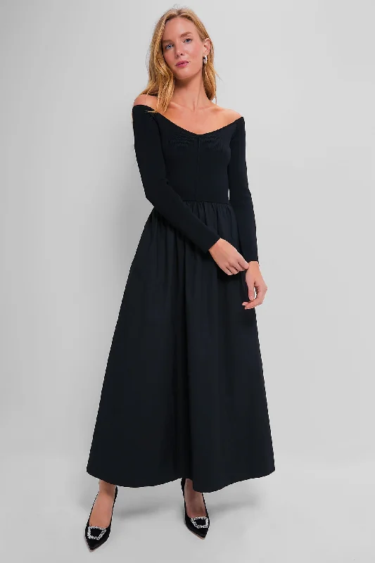 Pleated Women Dress with a Timeless and Elegant TexturePleated Women Dress with a Timeless and Elegant TextureBlack Clea Dress