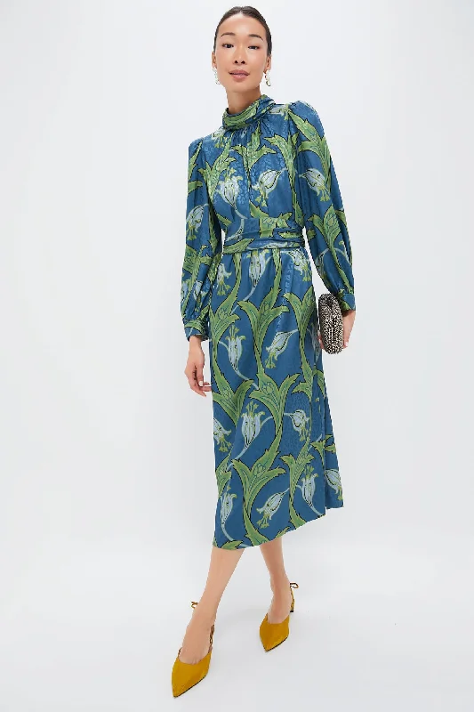 Printed Abstract Women Dress for a Modern and Artistic AppealPrinted Abstract Women Dress for a Modern and Artistic AppealDeco Floral Satin Faven Dress