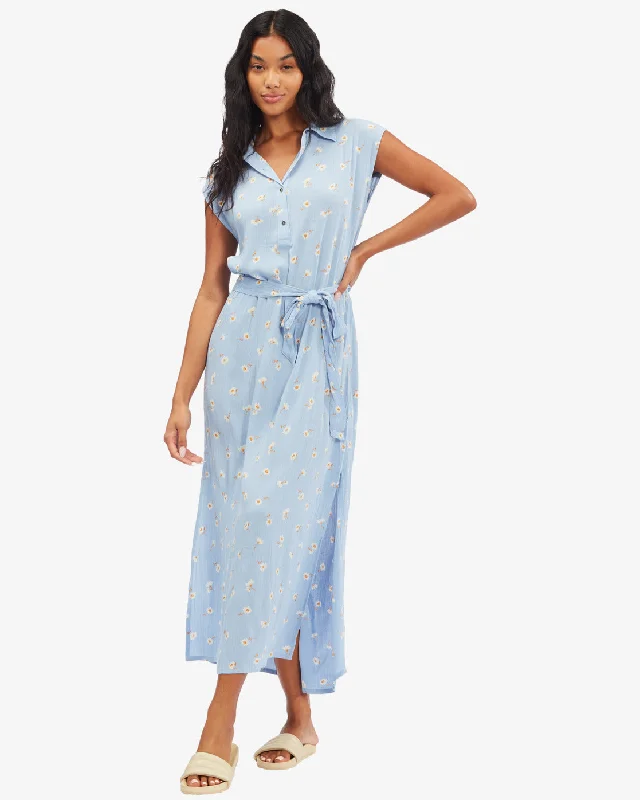 Halter Neck Women Dress to Show Off the Shoulders and NecklineHalter Neck Women Dress to Show Off the Shoulders and NecklineLovely Ways Woven Dress - Sweet Blue