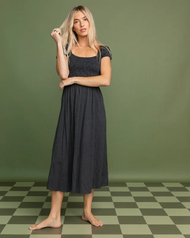 Sleeveless Women Dress in Bright Colors for Summer PartiesSleeveless Women Dress in Bright Colors for Summer PartiesMidnight Sky Midi Dress - Black Sands