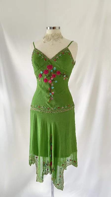 Sleeveless Women Dress in Bright Colors for Summer PartiesSleeveless Women Dress in Bright Colors for Summer PartiesSpring Fairy Delight Vintage Green Silk Embroidered Midi Dress