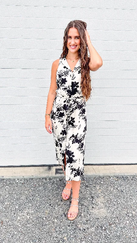 Ruffled Women Dress with Multiple Layers for a Playful and Girly StyleRuffled Women Dress with Multiple Layers for a Playful and Girly StyleTea Time Floral Midi Dress