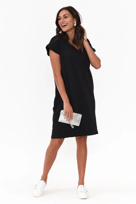 Long - Sleeve Women Dress in Velvet for a Luxurious Winter LookZena Black T-Shirt Dress