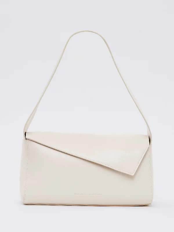 Distressed women jeans for a trendy and edgy lookJeenaa X Envelope Bag