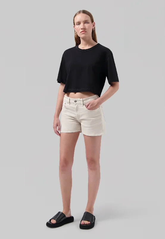 Wide - leg women jeans for a modern and relaxed vibeShorty - Chalk