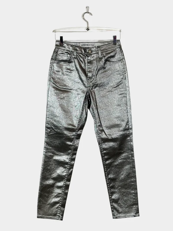 Ripped women jeans for a rebellious and fashion - forward styleSilver Jeans