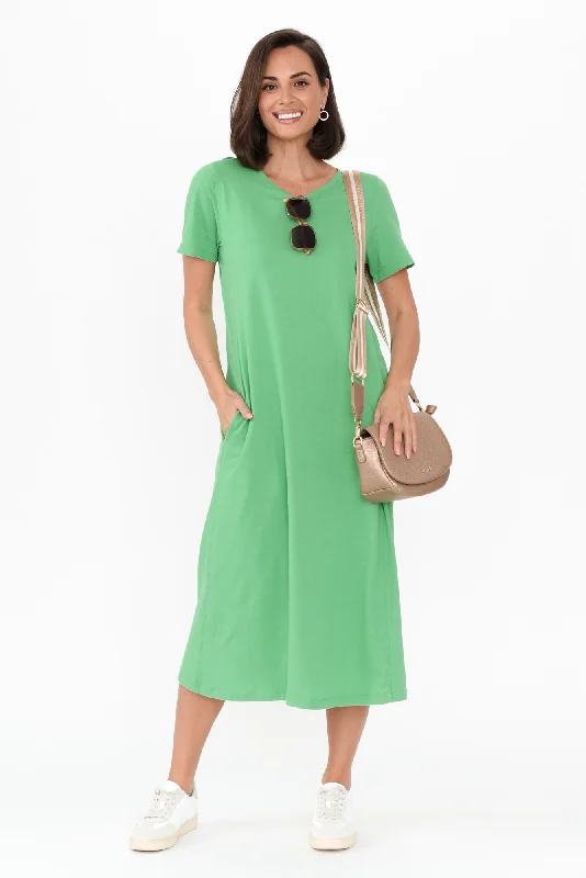 Halter Neck Women Dress to Show Off the Shoulders and NecklineHalter Neck Women Dress to Show Off the Shoulders and NecklineAdira Green Cotton Pocket Dress