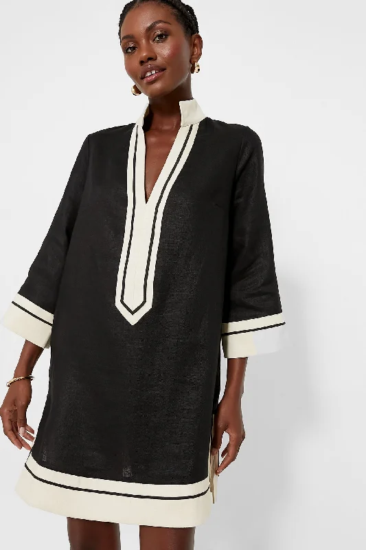 Printed Abstract Women Dress for a Modern and Artistic AppealPrinted Abstract Women Dress for a Modern and Artistic AppealBlack and Tan Collins Caftan