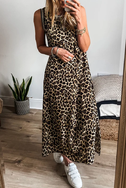 Ruffled Women Dress with Multiple Layers for a Playful and Girly StyleBlack Contrast Striped Trim Leopard Sleeveless Maxi Dress