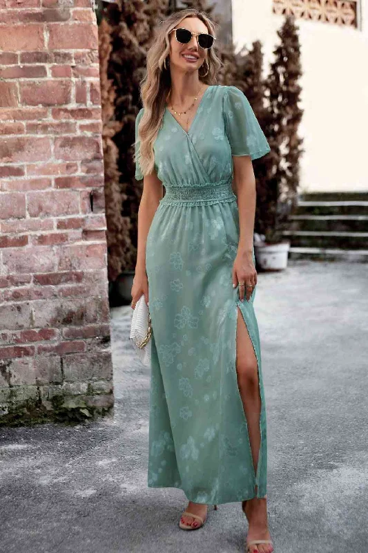 Mini Women Dress with a Short Hem for a Young and Trendy StyleMini Women Dress with a Short Hem for a Young and Trendy StyleFloral Print V-Neck Smocked Waist High Slit Maxi Dress