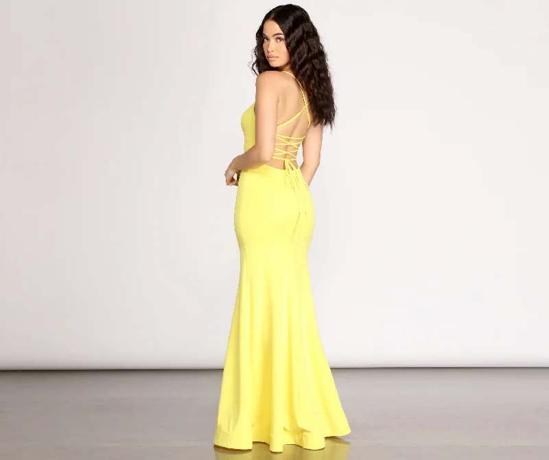 Halter Neck Women Dress to Show Off the Shoulders and NecklineHalter Neck Women Dress to Show Off the Shoulders and NecklineIva Crepe Lace Up Back Mermaid Dress