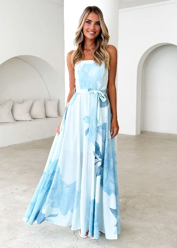 Plus Size Women Dress with a Flattering A - Line Cut for Comfort and StylePlus Size Women Dress with a Flattering A - Line Cut for Comfort and StyleJorgia Strapless Maxi Dress - Mint Floral
