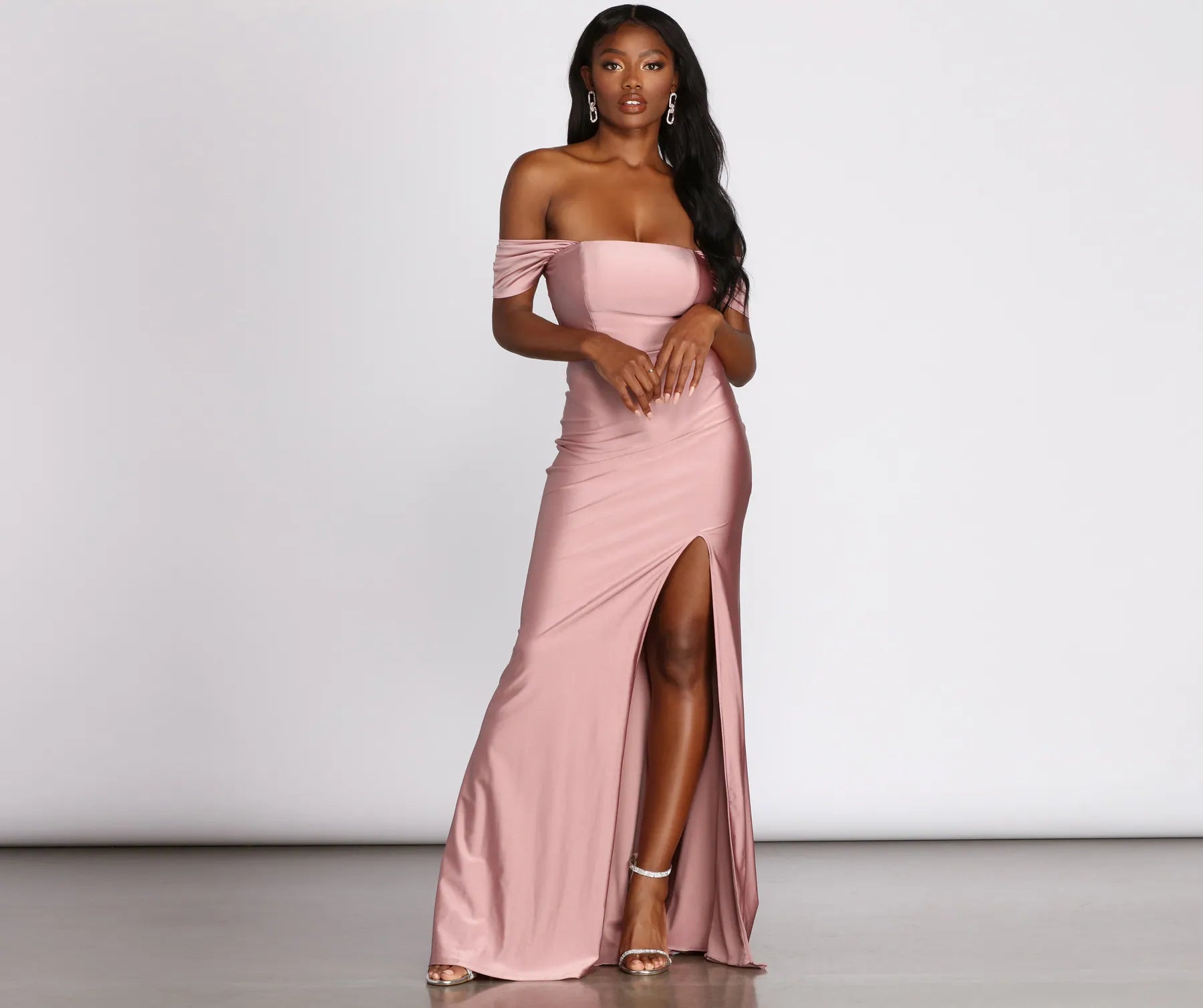 Backless Women Dress for a Sexy and Alluring Look at Evening EventsBackless Women Dress for a Sexy and Alluring Look at Evening EventsLisi Off Shoulder Mermaid Dress