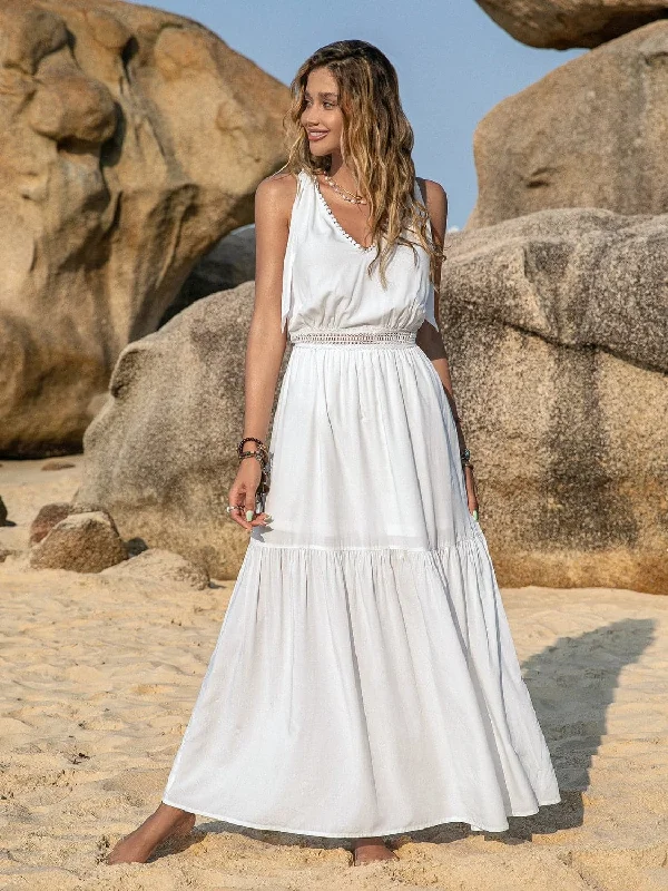 Strapless Women Dress with a Built - in Bra for Comfort and SupportStrapless Women Dress with a Built - in Bra for Comfort and SupportTie-shoulder crochet dress, v-neck
