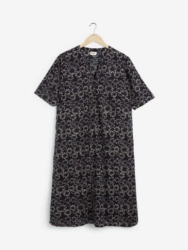 Diza Black Floral Printed Straight Kurta