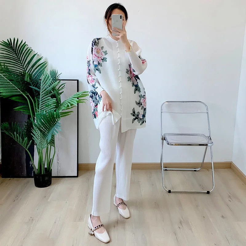 Lace Bodysuits for a Sexy and Elegant Bedroom LookMiyake Pleated Floral Print Suit Set